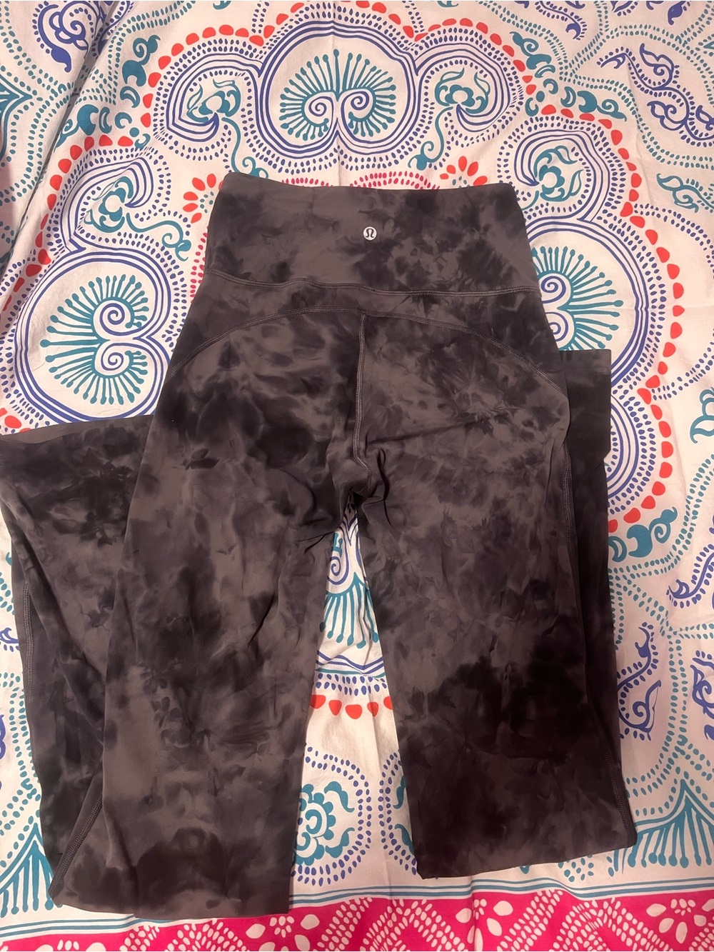 lululemon athletica High-Rise Flared Tie-Dye Leggings - Charcoal - Picture 3 of 6